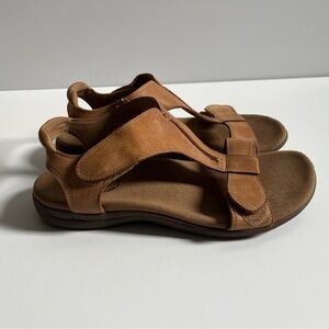 Taos Women’s Size 9 The Show Caramel Leather Adjustable Strap Sandals